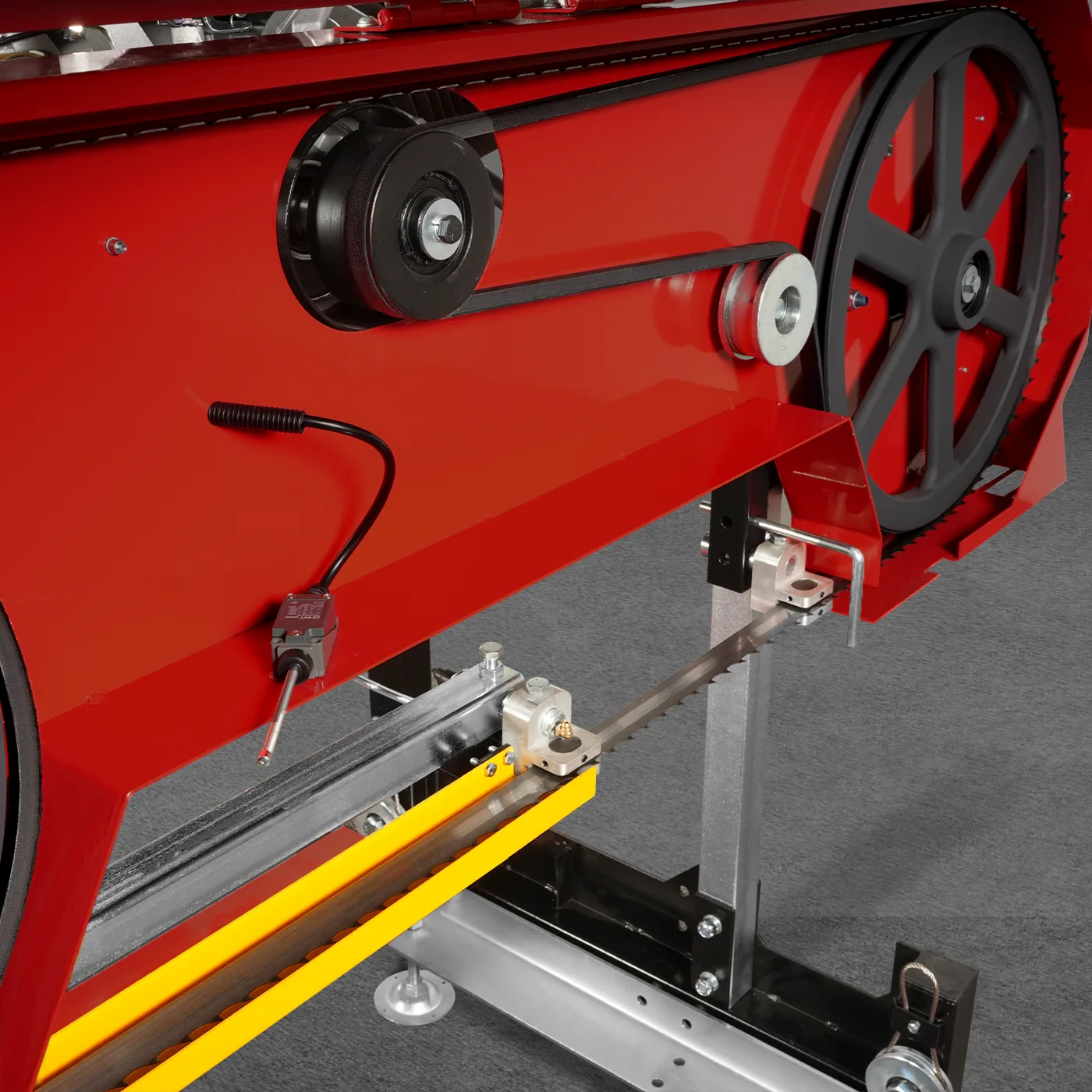 36" Maximum Cutting Width